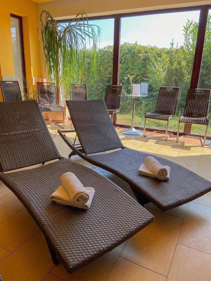 Apartmany, Penzion, Wellness U Zlate Rybky Vyskov Luaran gambar