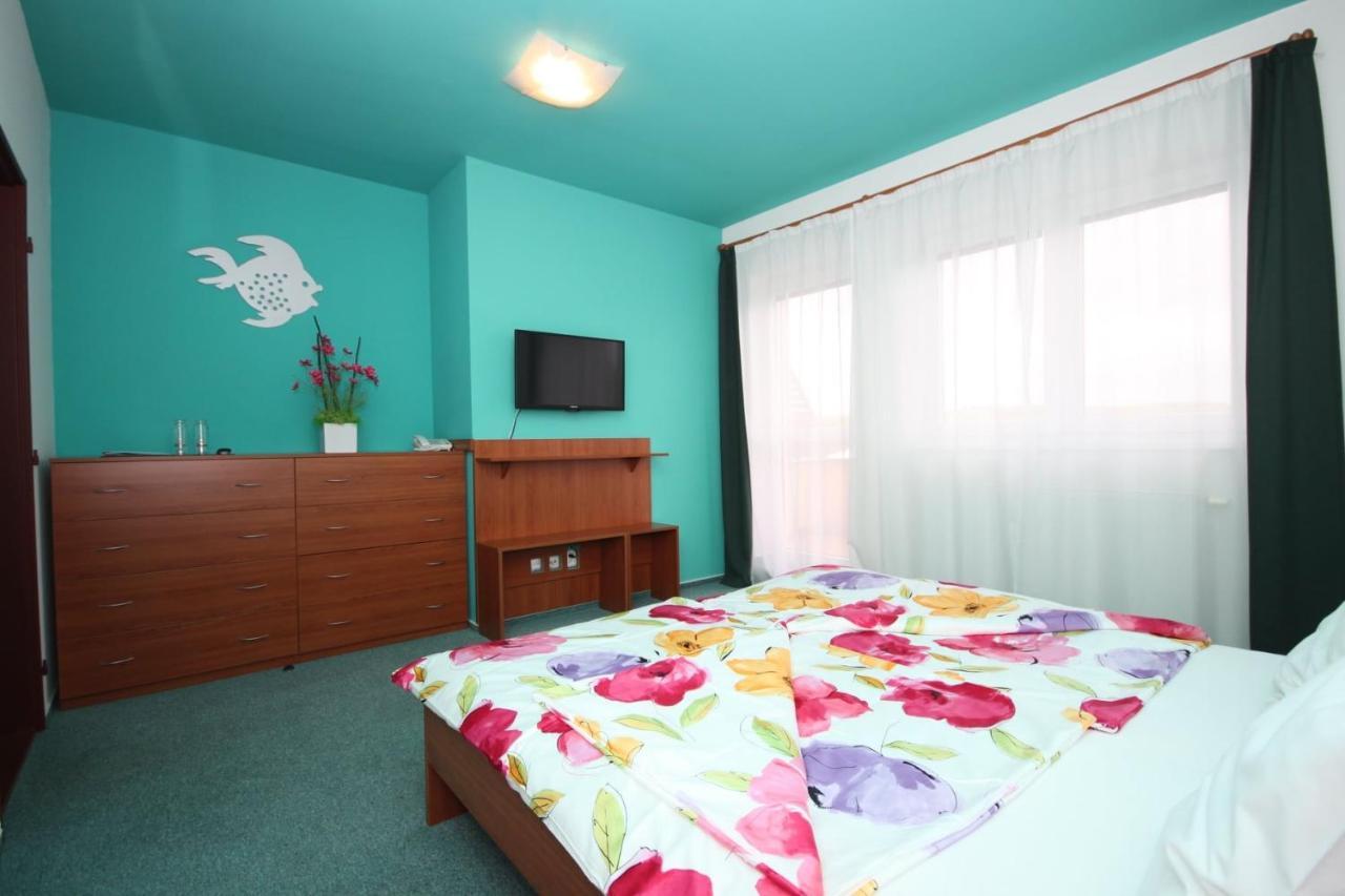 Apartmany, Penzion, Wellness U Zlate Rybky Vyskov Luaran gambar