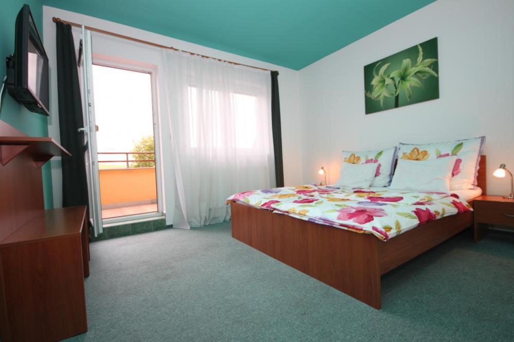 Apartmany, Penzion, Wellness U Zlate Rybky Vyskov Luaran gambar