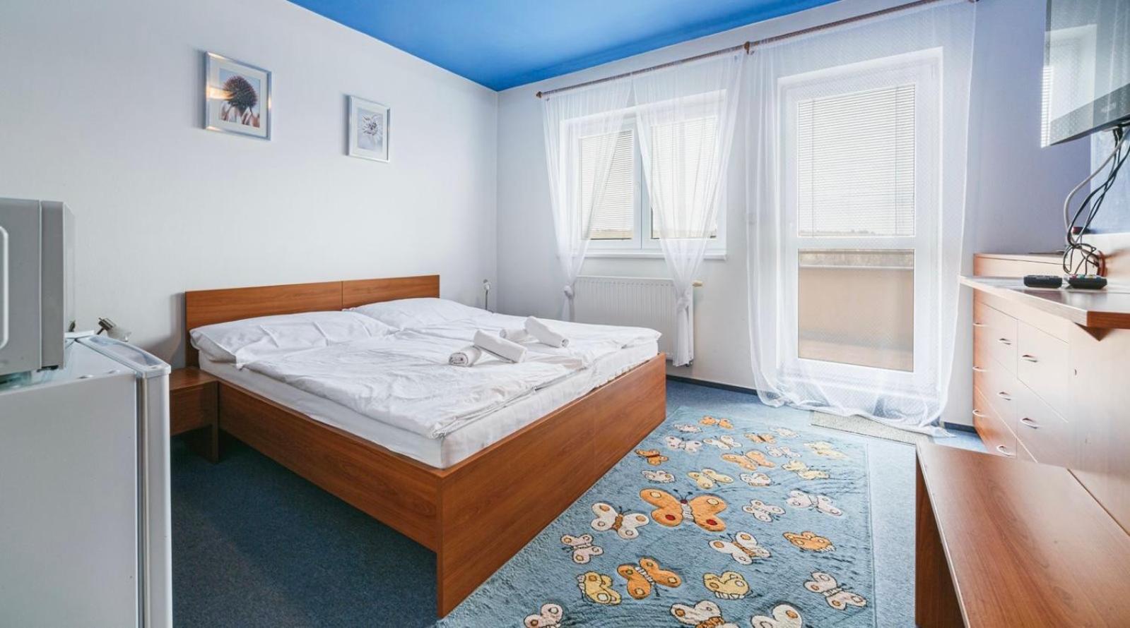 Apartmany, Penzion, Wellness U Zlate Rybky Vyskov Luaran gambar